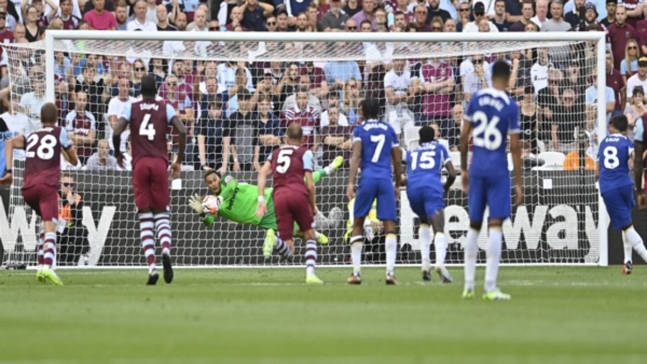 How 10-man West Ham beat Chelsea 3-1 for first Premier League win of season  - The Athletic