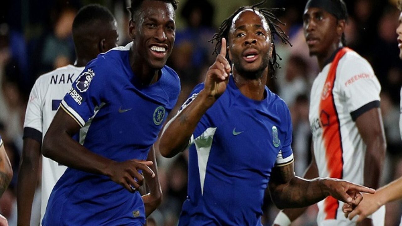 Sterling brilha, Chelsea bate o Luton Town e vence a primeira na Premier  League